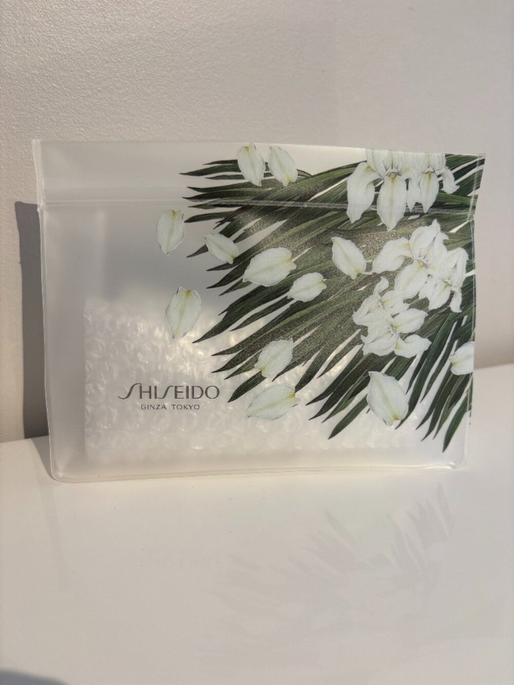 BNWT Shiseido Camellia Japonica (tsubaki) Clear Floral Rubber Pouch